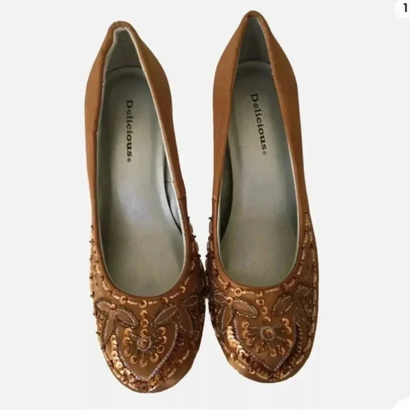 DELICIOUS ~ Gold satin beaded high heels - Picture 1 of 6